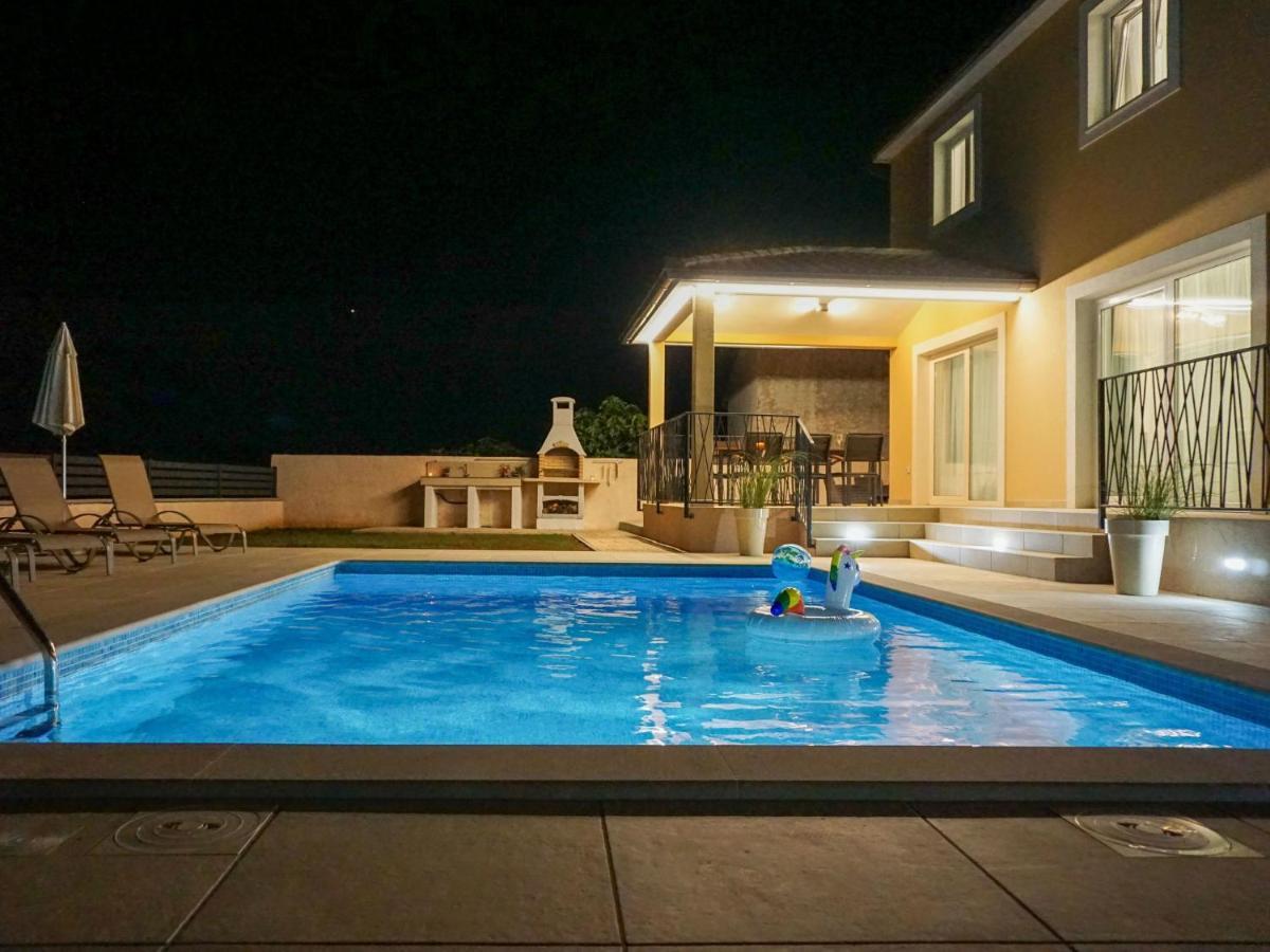 Holiday Home Villa Dora By Interhome พูลา ภายนอก รูปภาพ